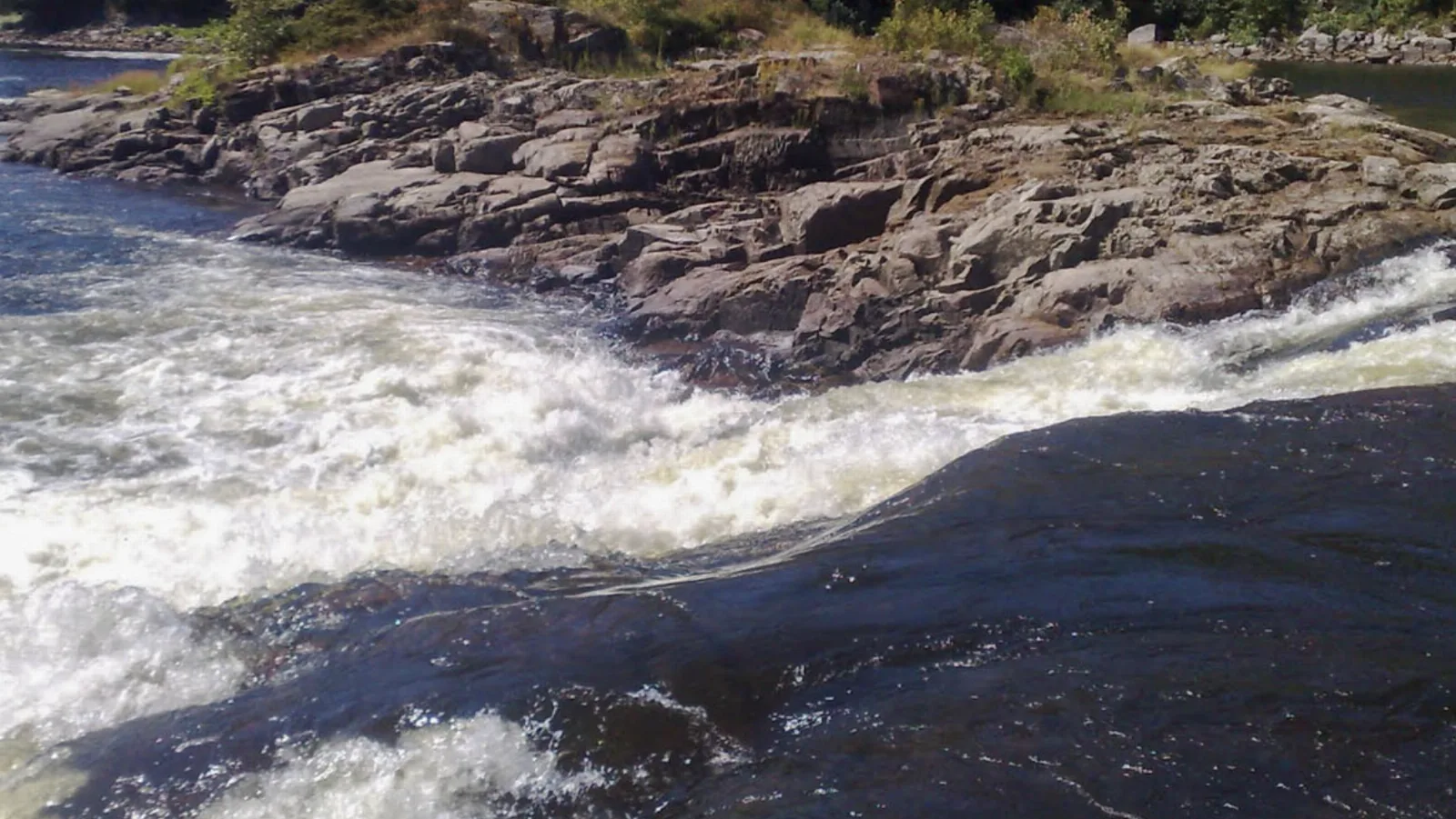 Hiking to Recollet Falls