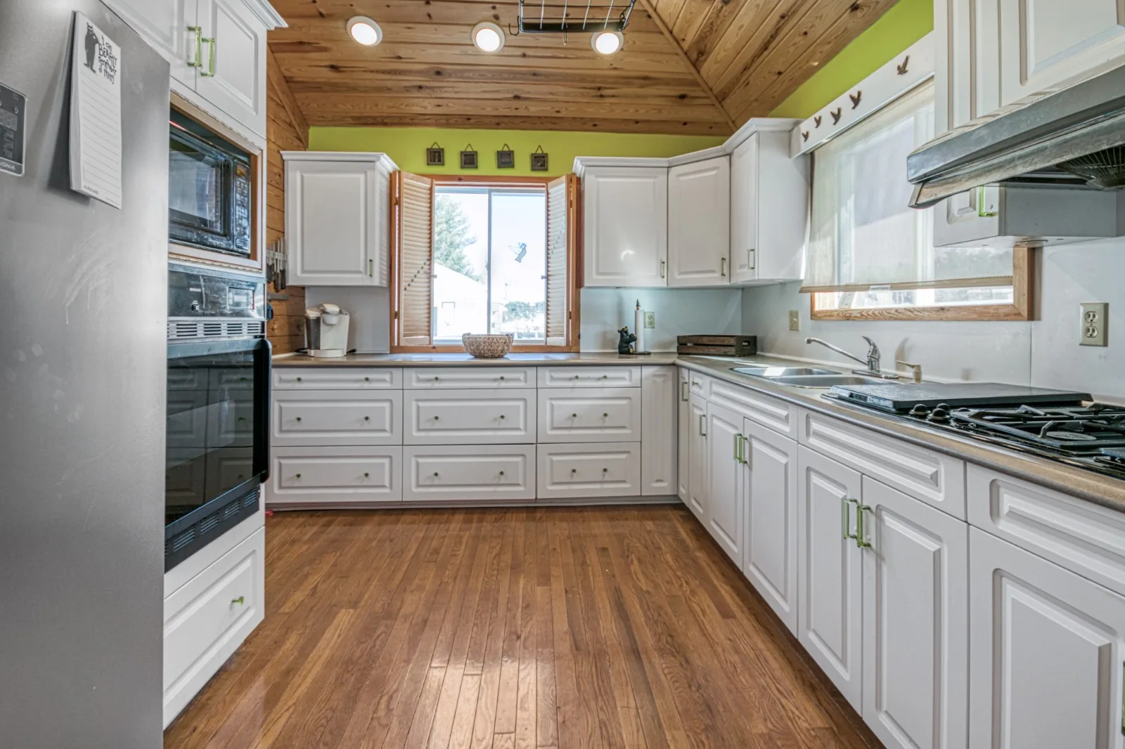 Chef’s kitchen