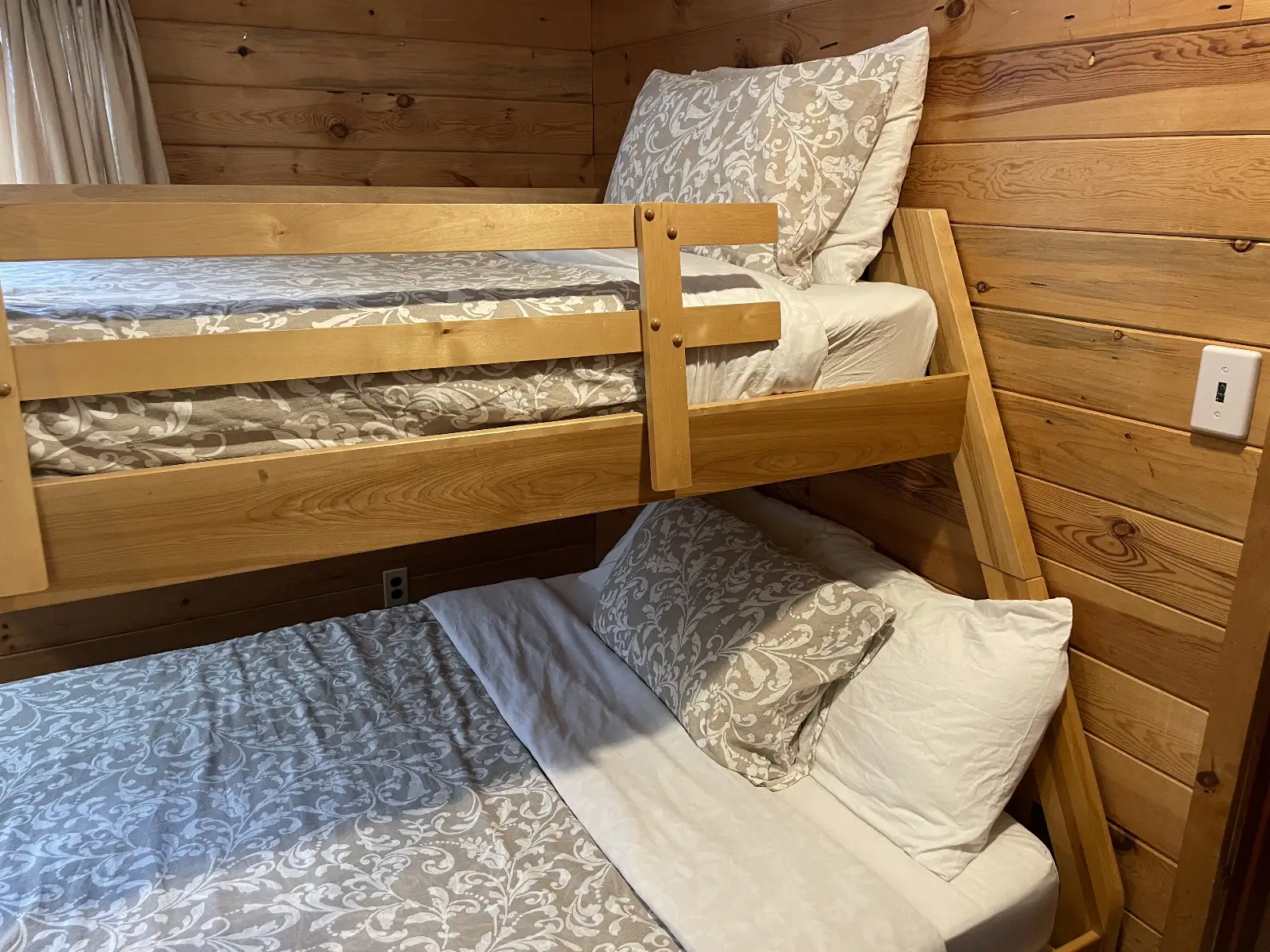 Bunk bedroom